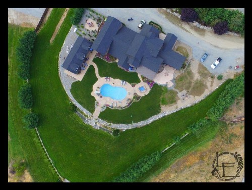 Lake's Edge Tuscan Lodge - image 5