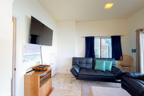 Collins Lakehouse - image 9