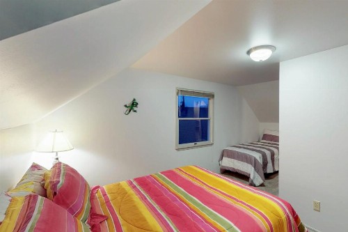 The Red Lake House - image 10