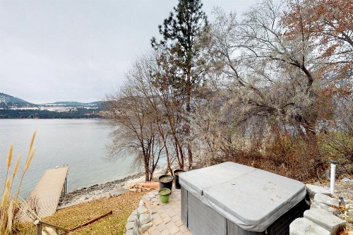 Phil's Lake Cabin - image 4