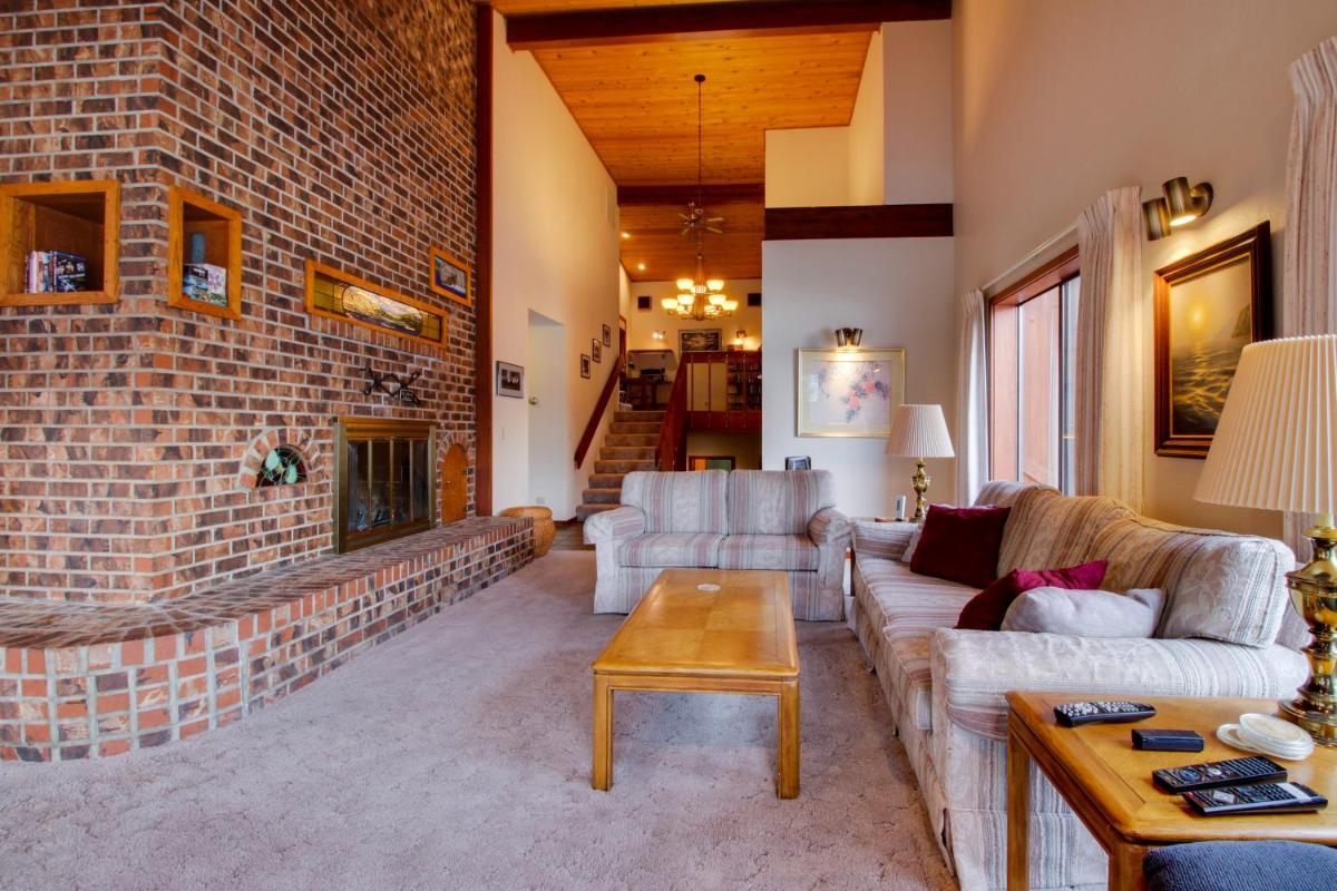 Armstrong Lakehouse - image 7
