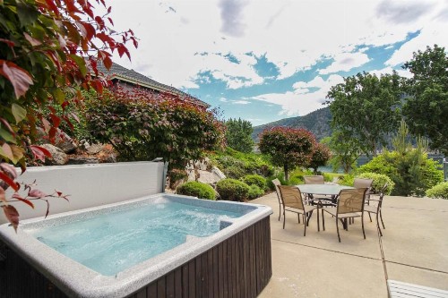 Beaches and Breezes on Wapato - 4 Bed 4 Bath Vacation home in Wapato Point