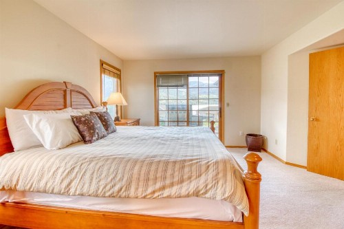 Lake Life at Wapato Point - image 10