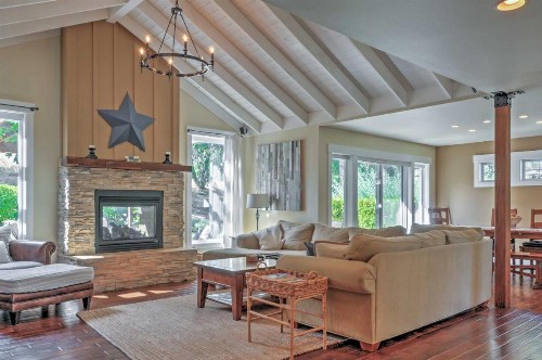 Gorgeous Wapato Point Lakehouse with Private Hot Tub - image 10