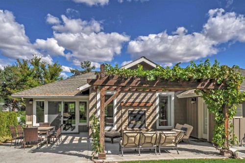Gorgeous Wapato Point Lakehouse with Private Hot Tub - image 6