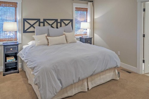 Gorgeous Wapato Point Lakehouse with Private Hot Tub - image 7