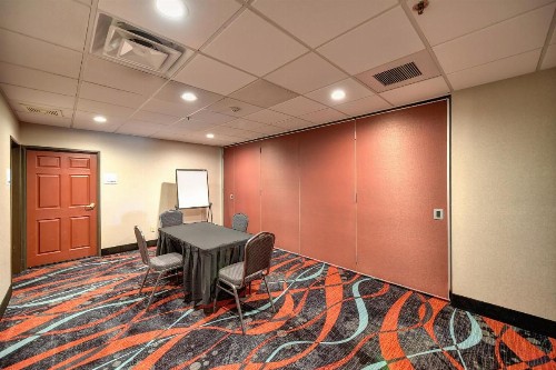 Holiday Inn Express Hotel & Suites Manteca an IHG Hotel - image 2