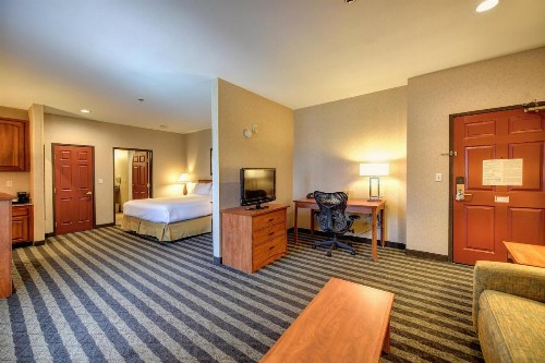 Holiday Inn Express Hotel & Suites Manteca an IHG Hotel - image 22