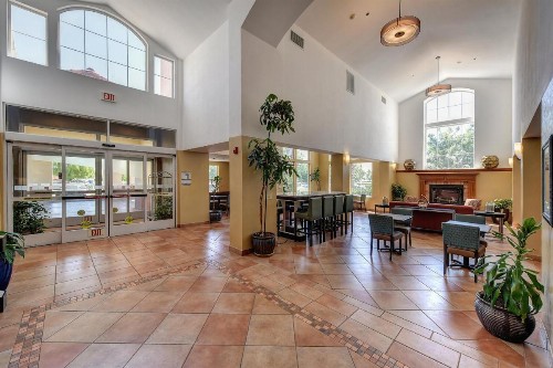 Holiday Inn Express Hotel & Suites Manteca an IHG Hotel - image 6