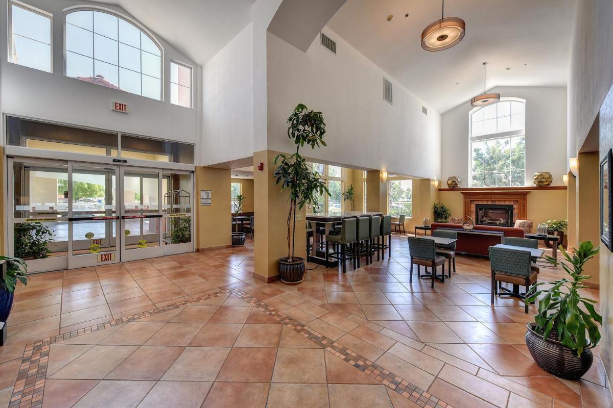 Holiday Inn Express Hotel & Suites Manteca an IHG Hotel - image 6