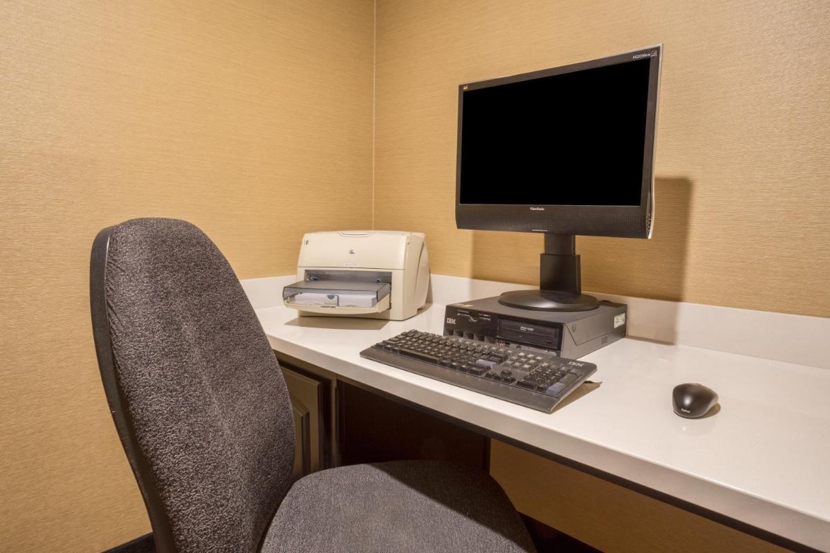 Holiday Inn Express Hotel & Suites Manteca an IHG Hotel - image 7