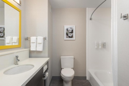 Hampton Inn & Suites Manteca - image 17