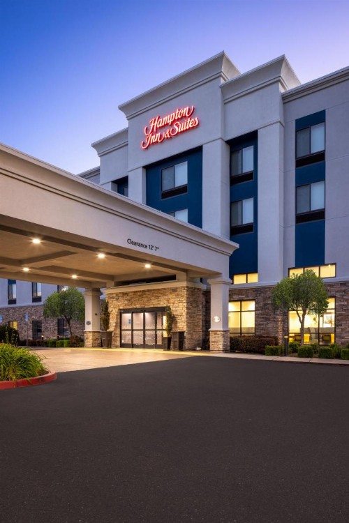 Hampton Inn & Suites Manteca - image 23