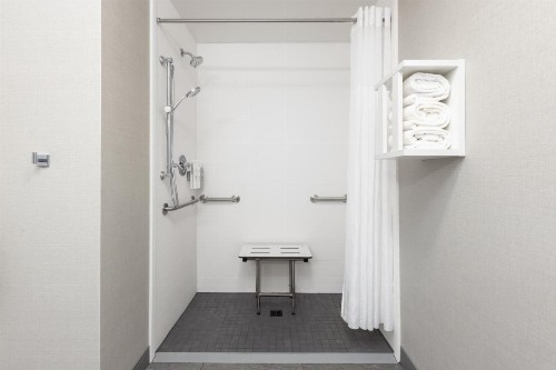 Hampton Inn & Suites Manteca - image 24