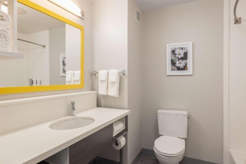 Hampton Inn & Suites Manteca - image 33