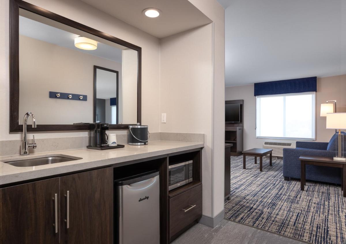 Hampton Inn & Suites Manteca - image 4