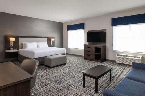 Hampton Inn & Suites Manteca - image 41