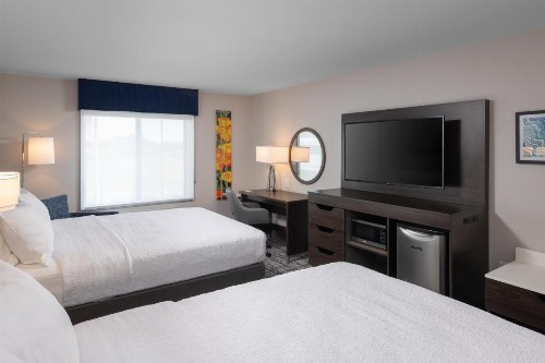 Hampton Inn & Suites Manteca - image 43