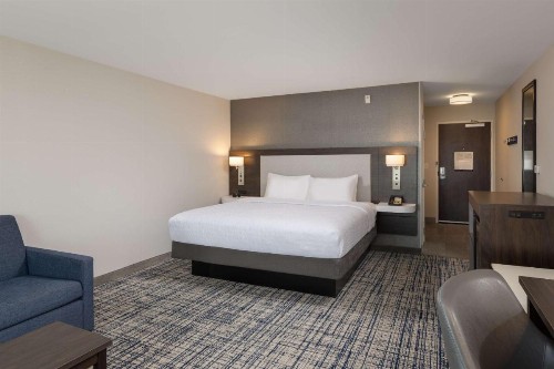 Hampton Inn & Suites Manteca - image 44