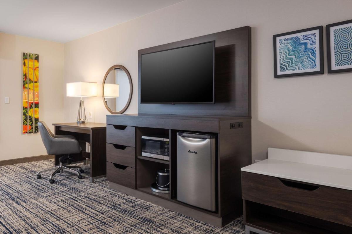 Hampton Inn & Suites Manteca - image 6