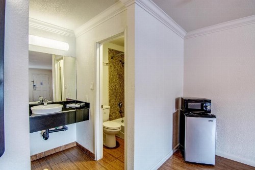 Motel 6 Manteca - image 26
