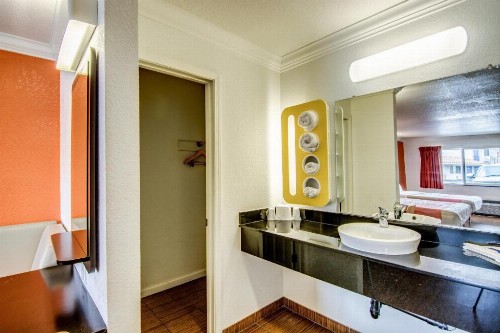 Motel 6 Manteca - image 38