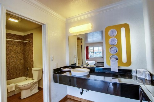 Motel 6 Manteca - image 50