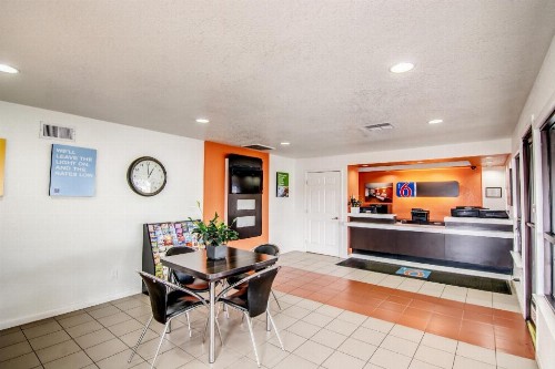 Motel 6 Manteca - image 6