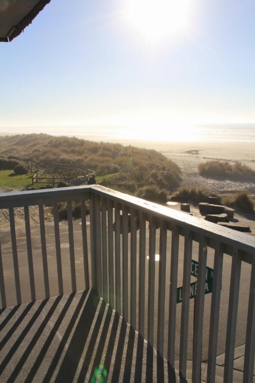 Sunset Surf Motel - image 15