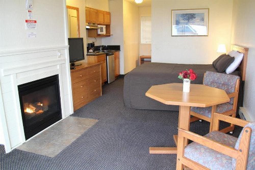 Sunset Surf Motel - image 16