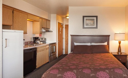Sunset Surf Motel - image 20
