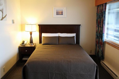 Sunset Surf Motel - image 24