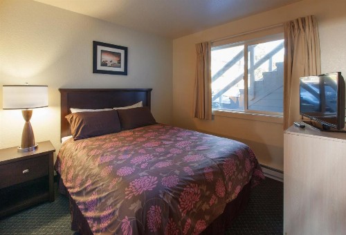 Sunset Surf Motel - image 27