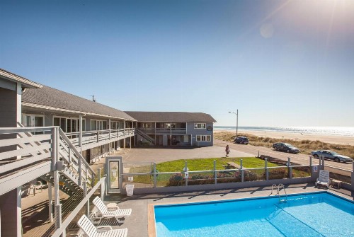 Sunset Surf Motel - image 3