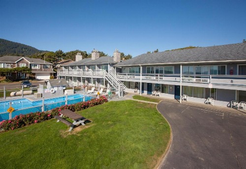 Sunset Surf Motel - image 6