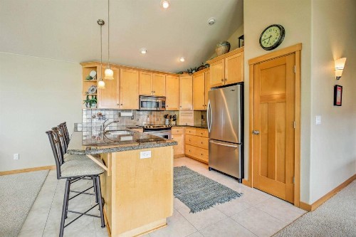 Spacious Family Townhome Walk to Beach and Downtown - image 7