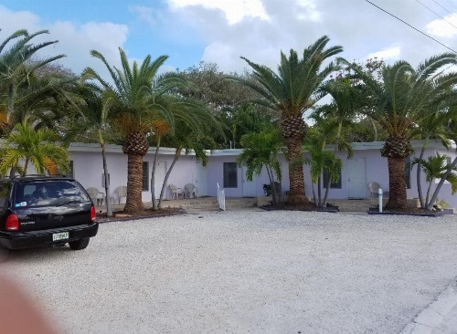 Siesta Motel - image 7