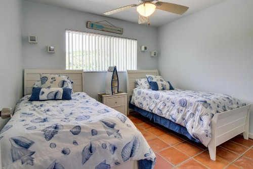 Paradise on Patricia Lane - image 12