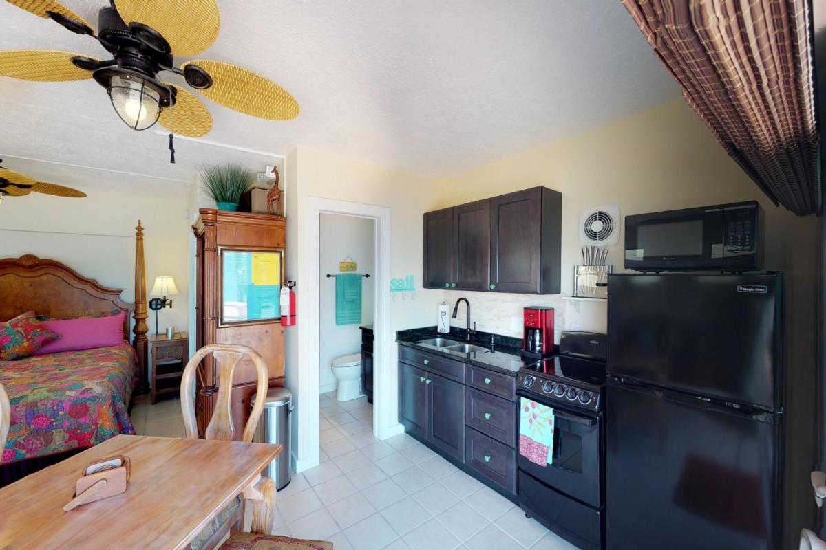 Book Key Harbor Apt #1 - image 6