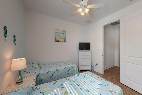 Canalside Cabana - image 6