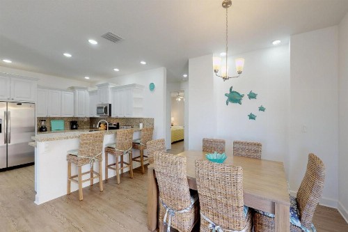 Canalside Cabana - image 9