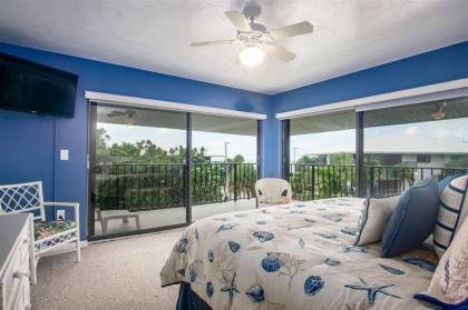 Sun Kissed Keys 2bed/2.5bath condo with shared pool - image 12