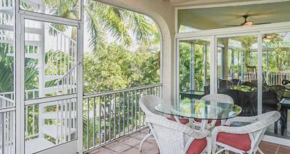 Big Kahuna 5bed/4bath updated home with private pool & dockage - image 10