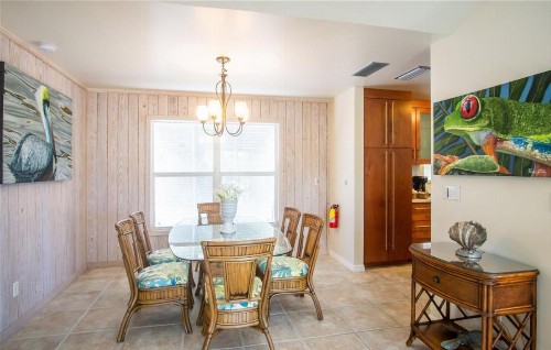 On Location 3bed 3bath updated single family with private pool dockage - image 8