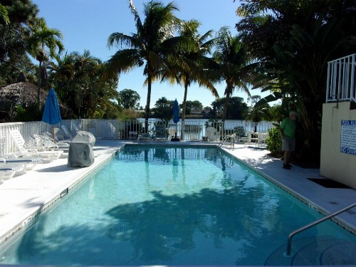 Marco Island Lakeside Inn - image 11