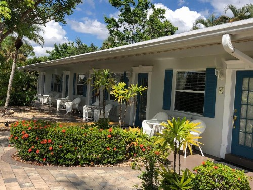 Marco Island Lakeside Inn - image 12