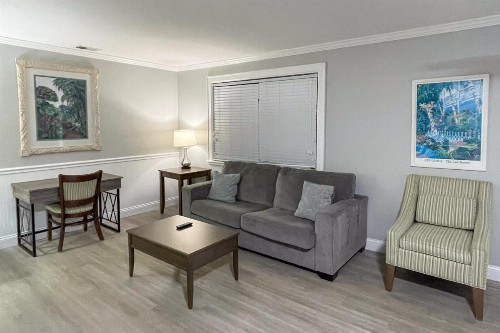 Marco Island Lakeside Inn - image 15
