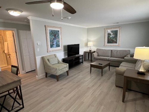 Marco Island Lakeside Inn - image 17