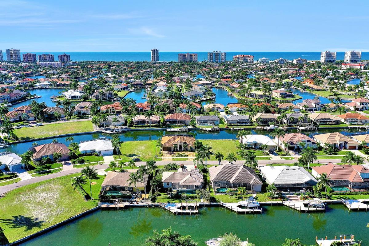 Serenity On The Water - 3 Bedroom Vacation Home On Marco Island - image 6