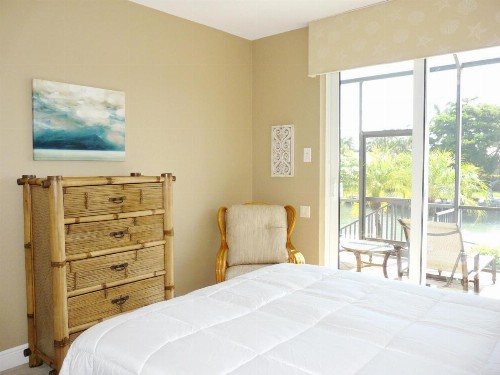 961 Hyacinth Court - image 4